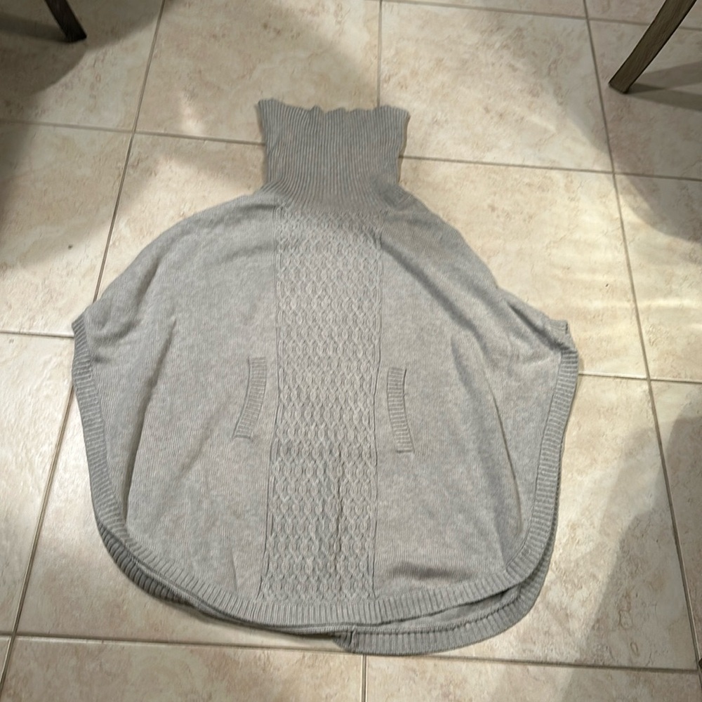 Cabi Turtle neck poncho